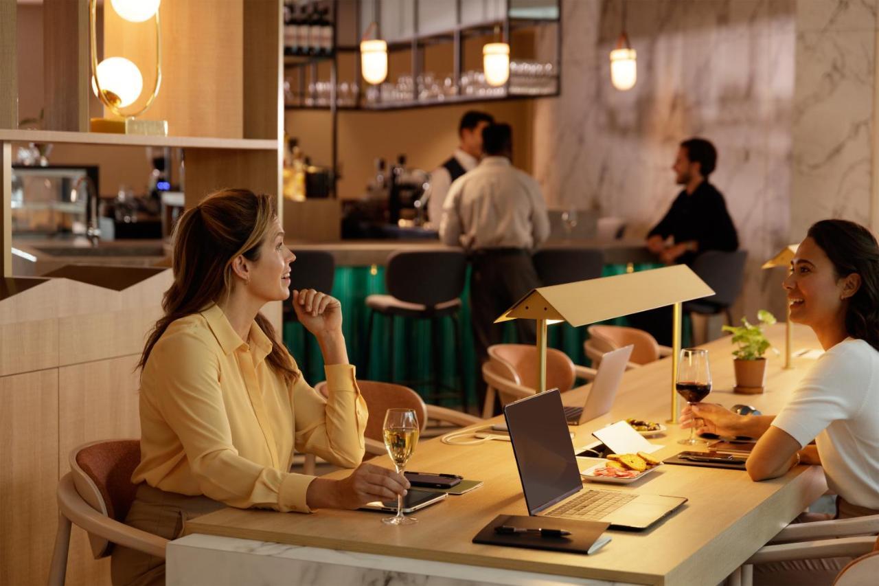 乌得勒支皇冠假日酒店-中央车站 外观 照片